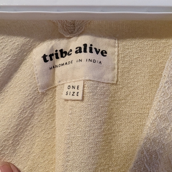 Tribe Alive poncho - Picture 2 of 2
